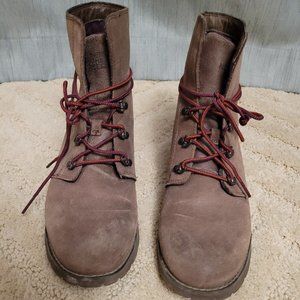 Womens Northface ballard lace up boots